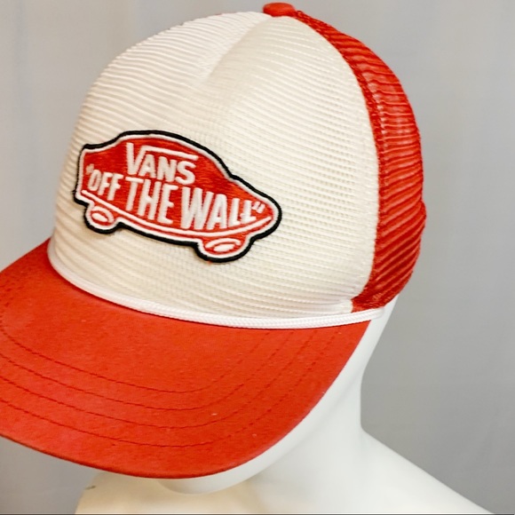 Vans Other - Vans off the Wall patch VTG snapback hat red white